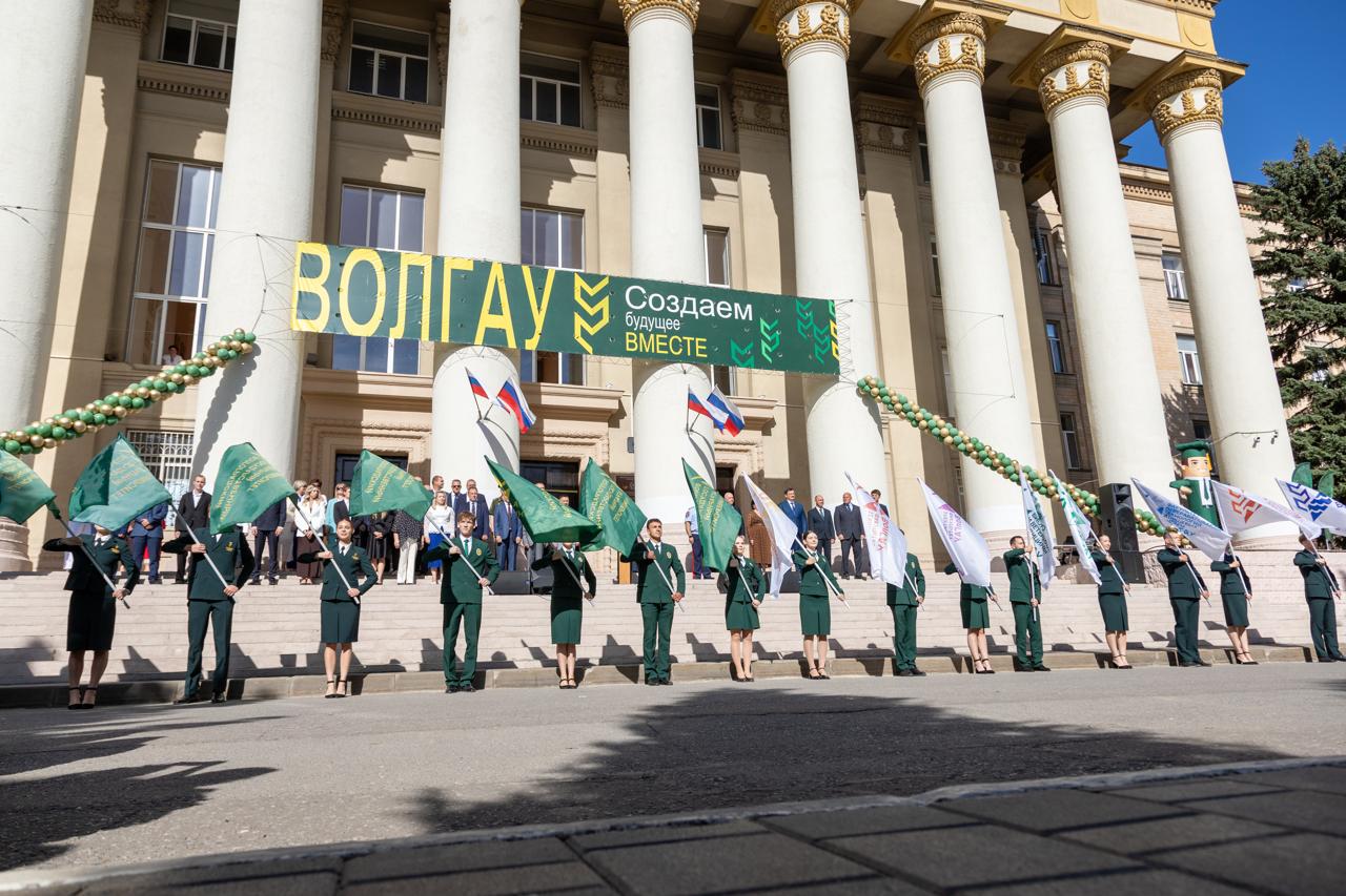 Добро пожаловать в аграрный: в ВолГАУ состоялось посвящение в студенты