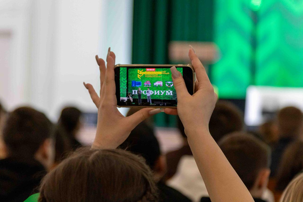 В ВолГАУ прошел фестиваль профессий «ПРОФИУМ»