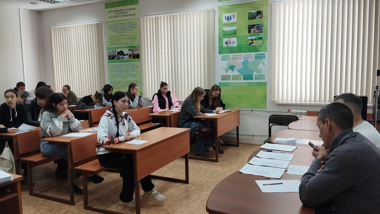 Профессиональное обучение прошли участники студотрядов ВолГАУ