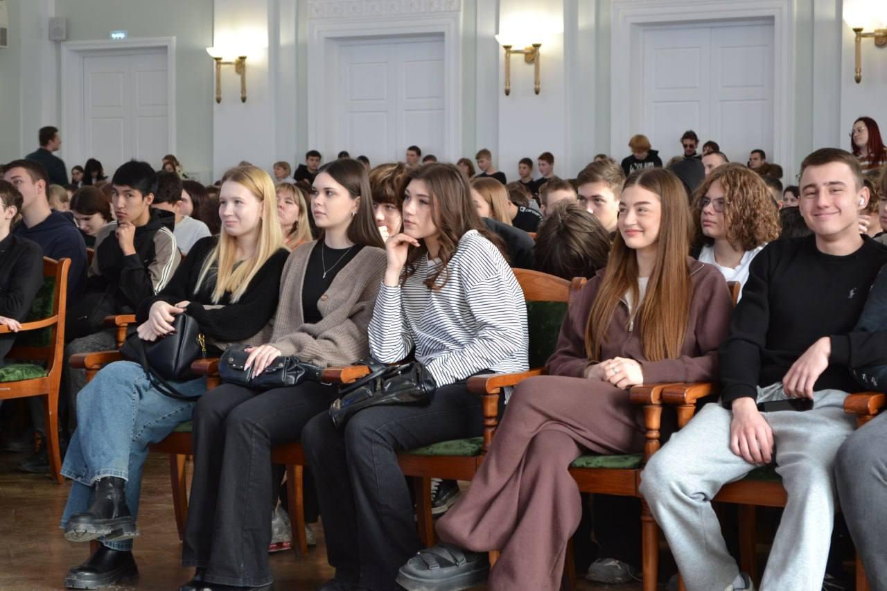 В ВолГАУ прошёл кураторский час «Бессмертный Сталинград»