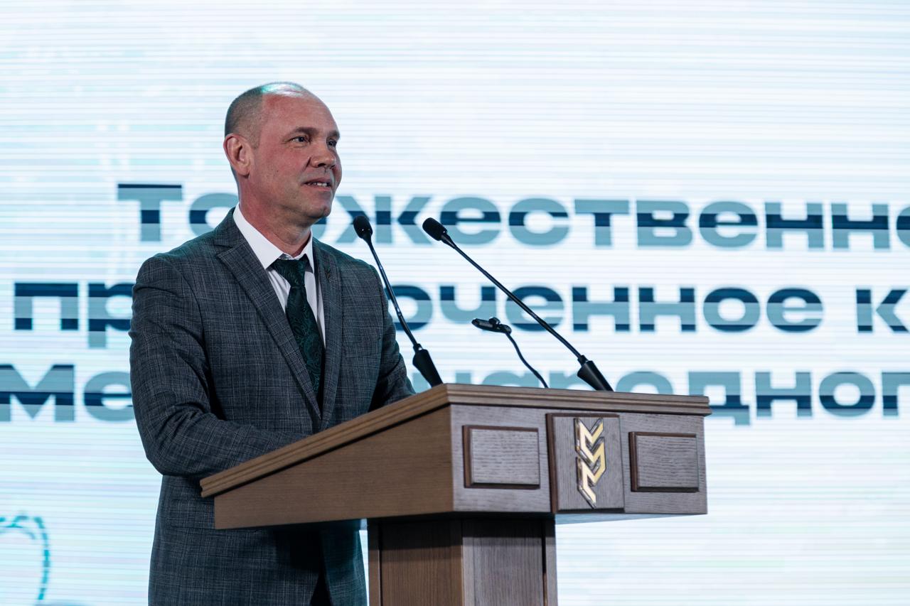 В преддверии Международного женского праздника в ВолГАУ поздравили представительниц прекрасной половины человечества