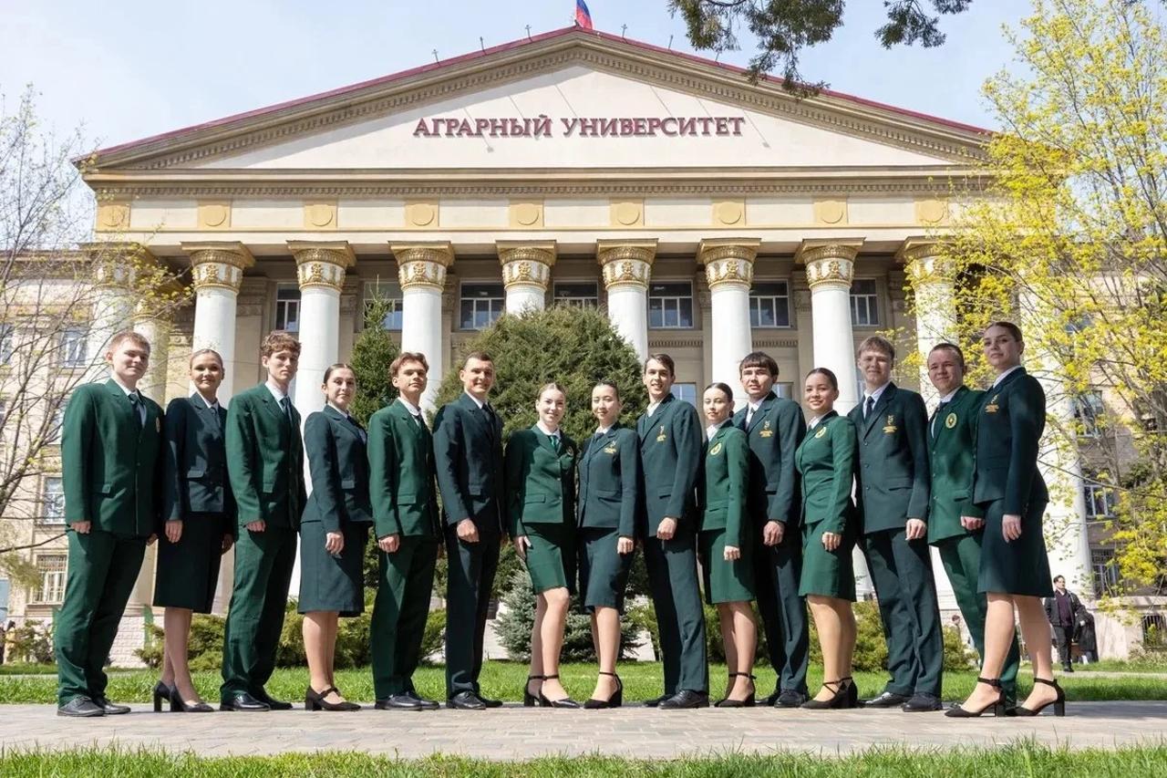 Будущих абитуриентов и их родителей познакомили с университетом: день открытых дверей состоялся в Волгоградском ГАУ