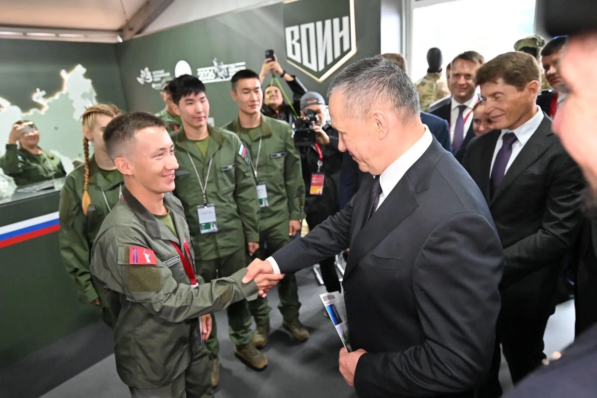 Студент Волгоградского ГАУ Кирилл Куришко — участник открытия площадки Центра “ВОИН” на ВЭФ‑2026