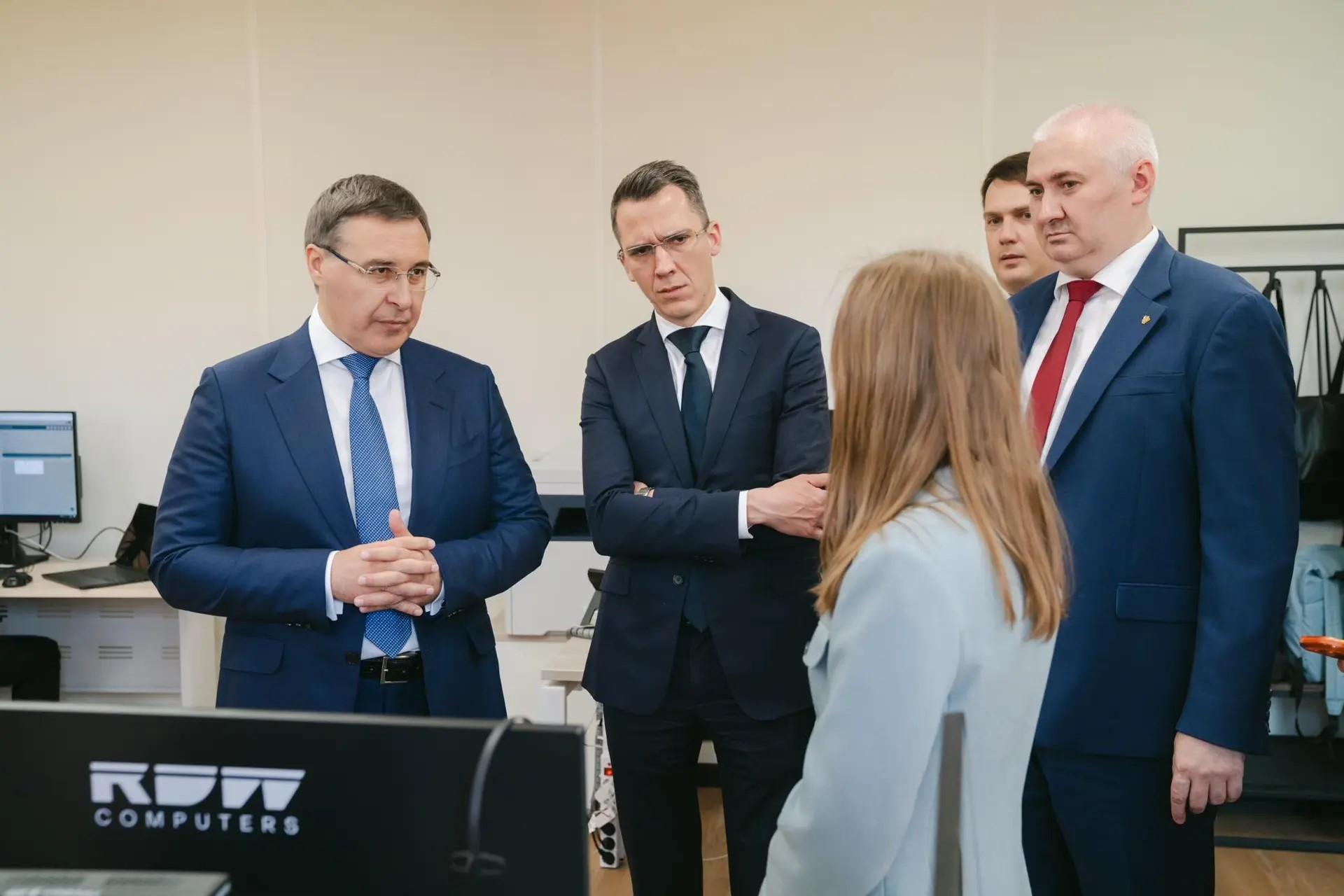 Валерий Фальков оценил работу Единого контакт-центра приемной кампании в вузы