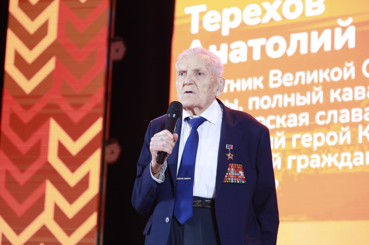 В ВолГАУ чествуют ветерана Великой Отечественной войны  Анатолия Михайловича Терехова