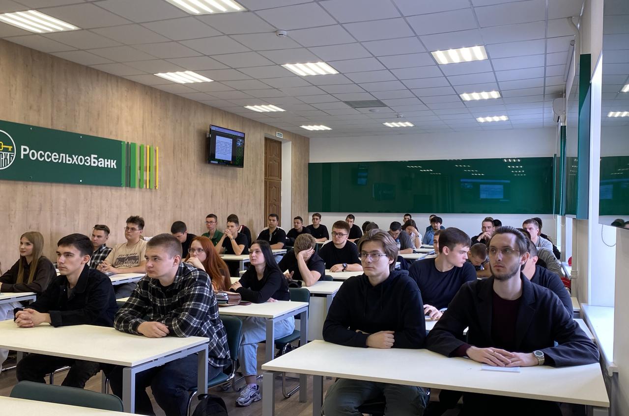 Слушателям акселерационной программы рассказали о приоритетных векторах развития технологического суверенитета России #АП