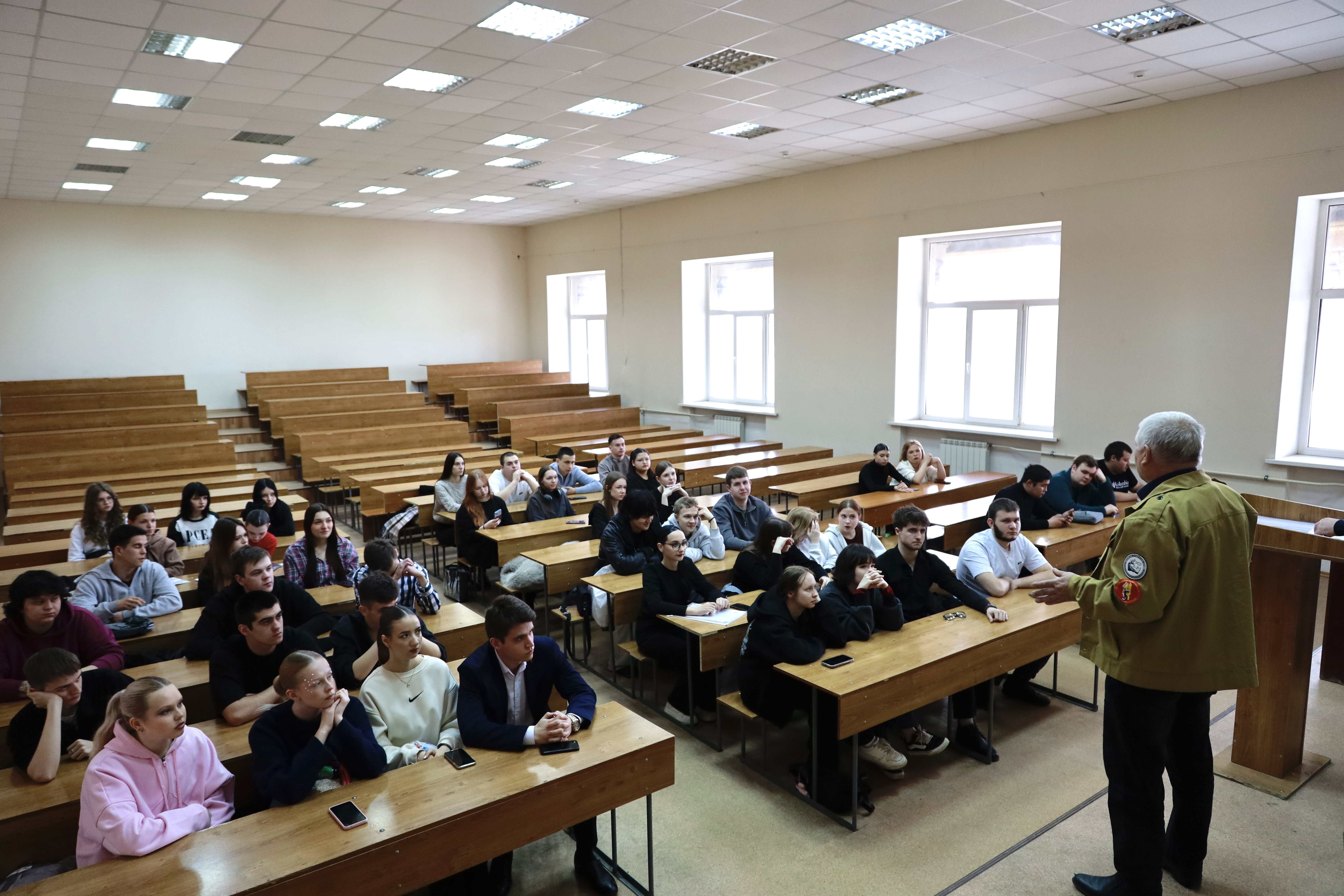 Труд – крут: участников РСО обучат рабочим профессиям