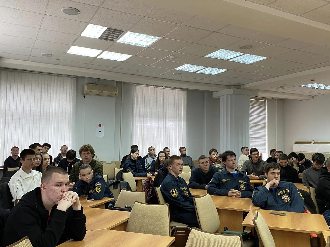 Студентов научили рассчитывать основные финансовые показатели и спрогнозировать прибыль #АП