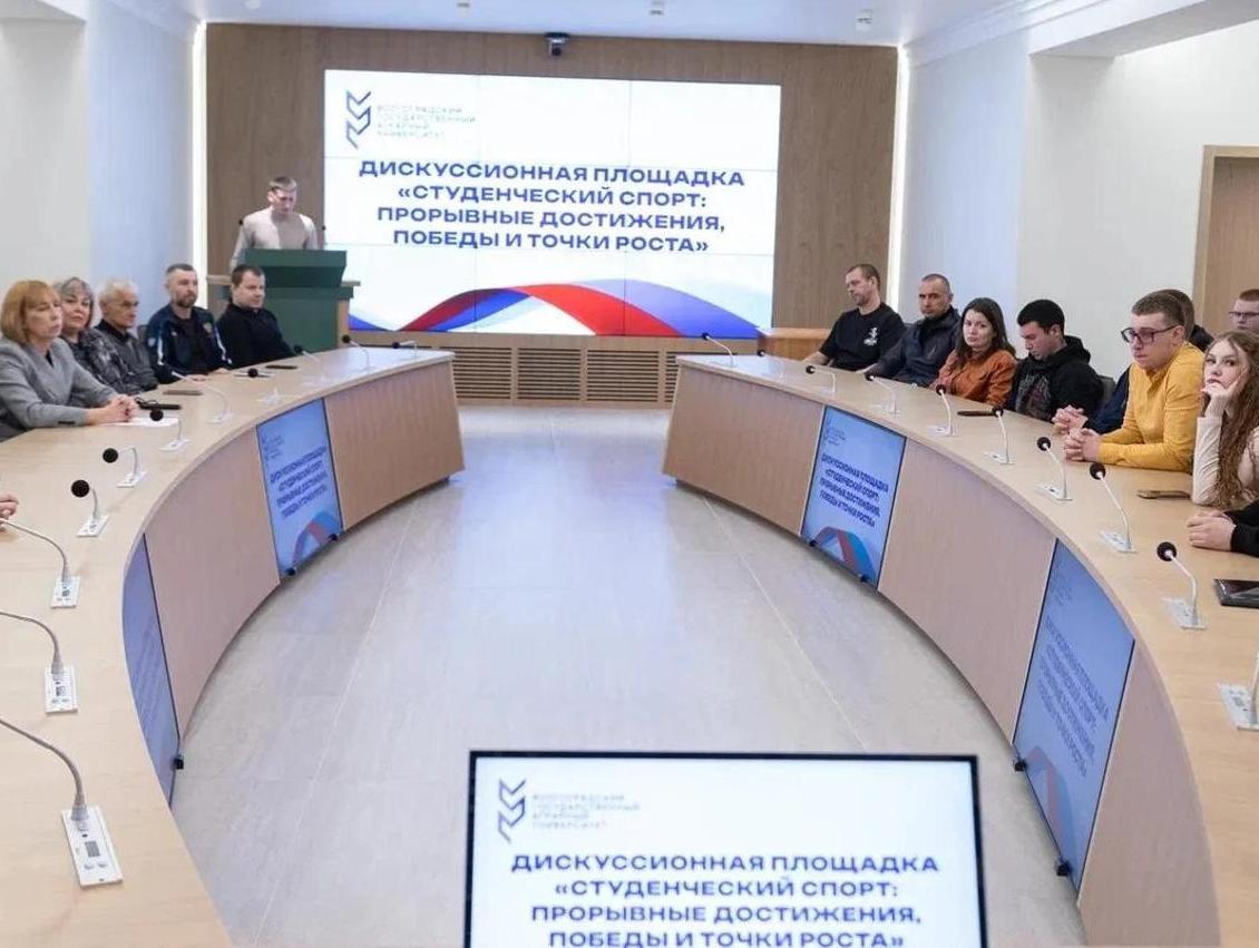 Спортсмены ВолГАУ поделились своими успехами с руководством вуза