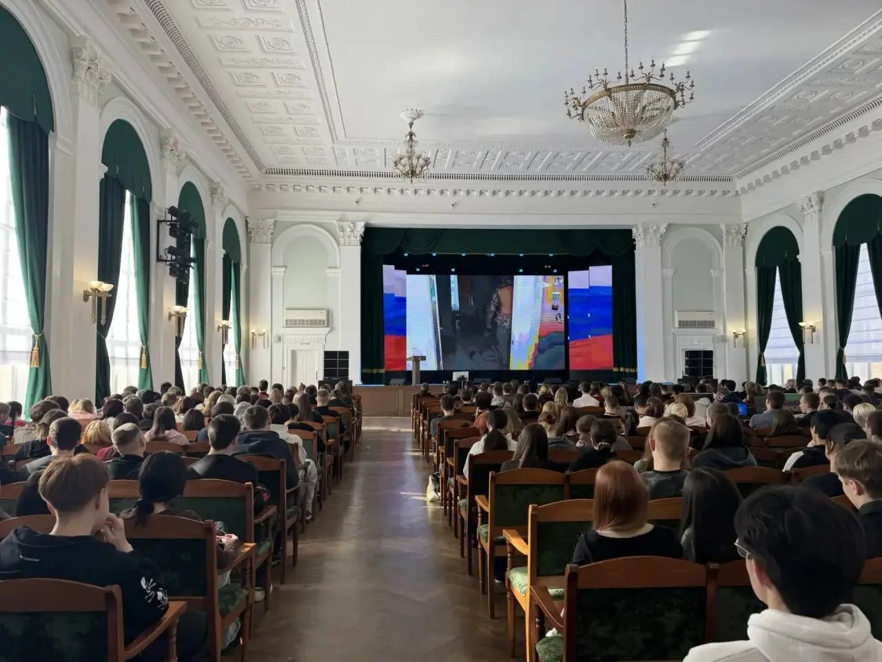 Просвещая молодежь: студентам ИНО показали фильм «Предательство»